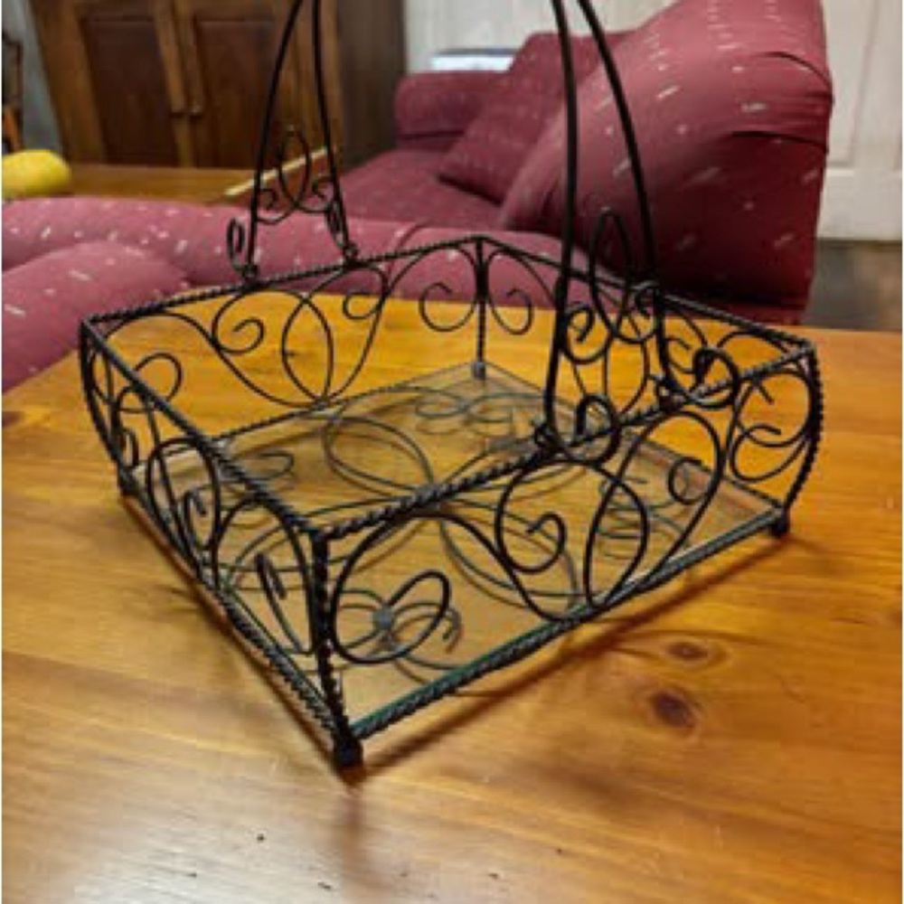 Southern Living at Home Jamestown Centerpiece - Picture 2 of 2